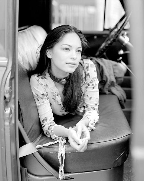 Kristin-Kreuk-060.jpg