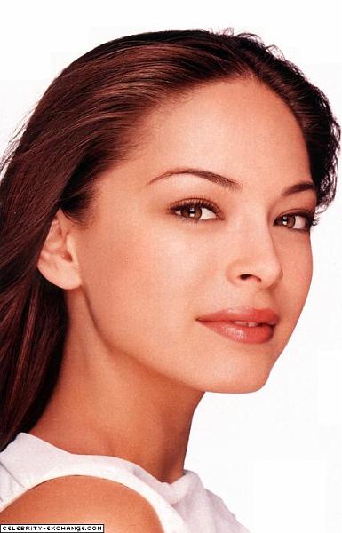 Kristin-Kreuk-096.JPG